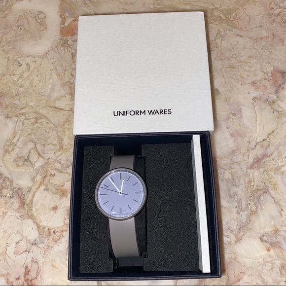 SOLD! New Men’s Uniform Wares Grey Rubber Watch 36 - Picture 2 of 7